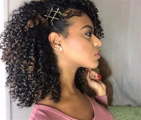 imagenes de mujeres morenas con cabello chino|peinados para mujeres con cabello chino.